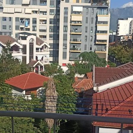 Royal 3 Hostel Tirana Exterior photo