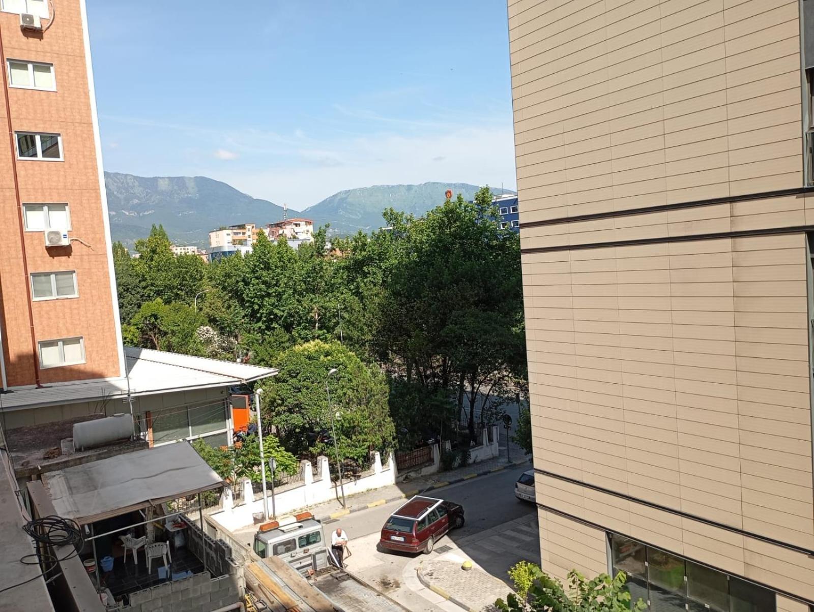 Royal 3 Hostel Tirana Exterior photo