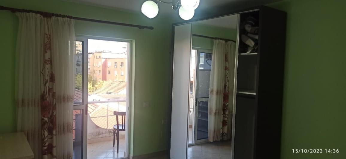 Royal 3 Hostel Tirana Exterior photo