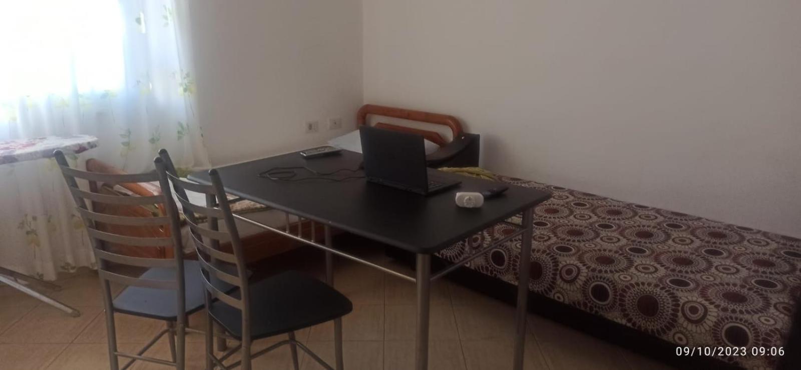 Royal 3 Hostel Tirana Exterior photo